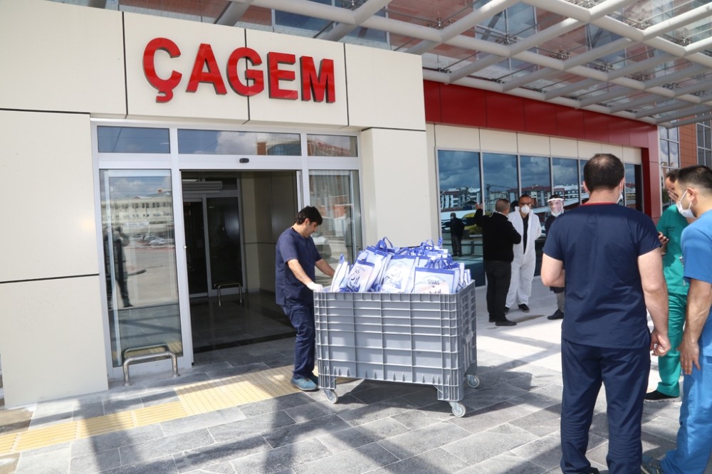Sivas Belediyesi sağlık çalışanlarını unutmadı 
