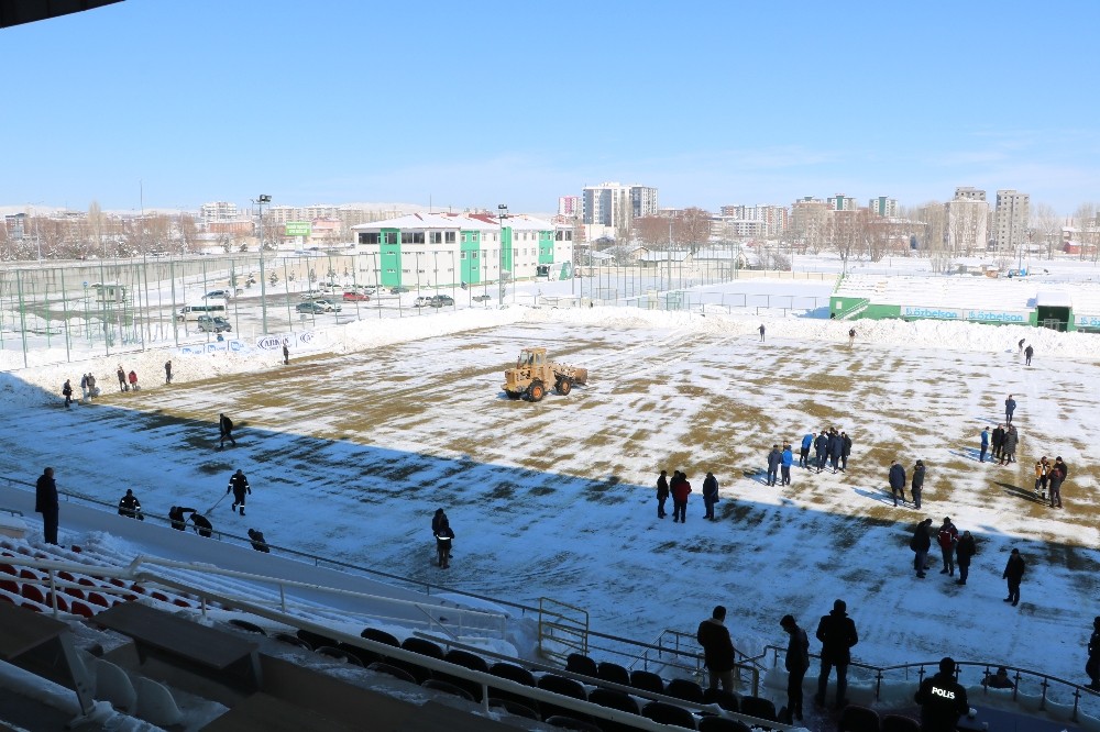 Sivas Belediyespor - Ankara Demirspor maçı ertelendi 