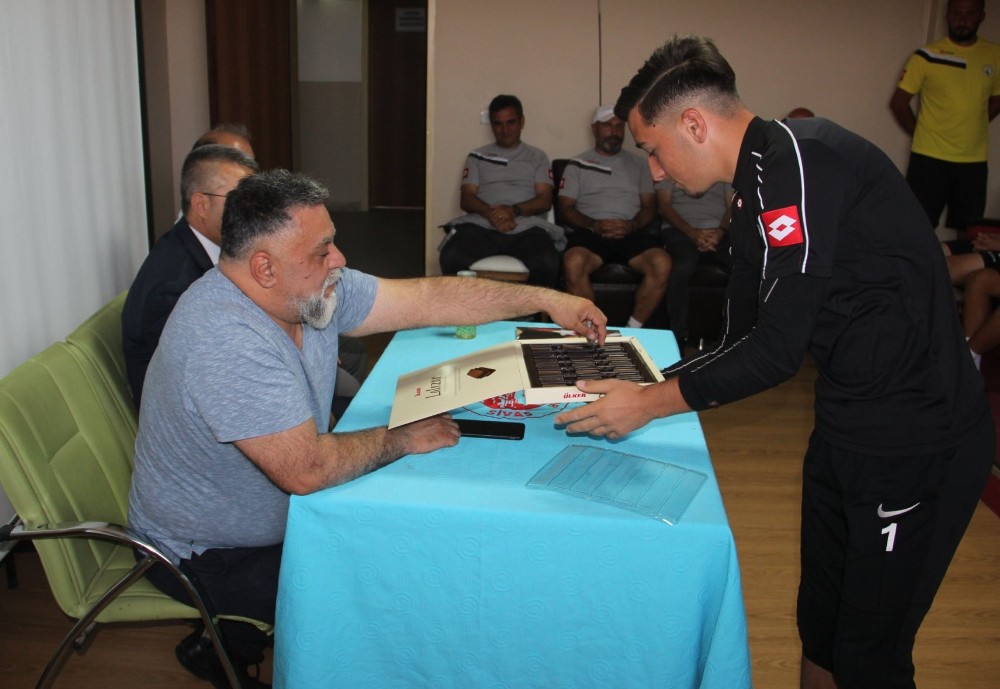 Sivas Belediyespor bayramlaştı 