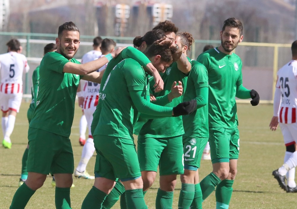Sivas Belediyespor evinde daha başarılı 