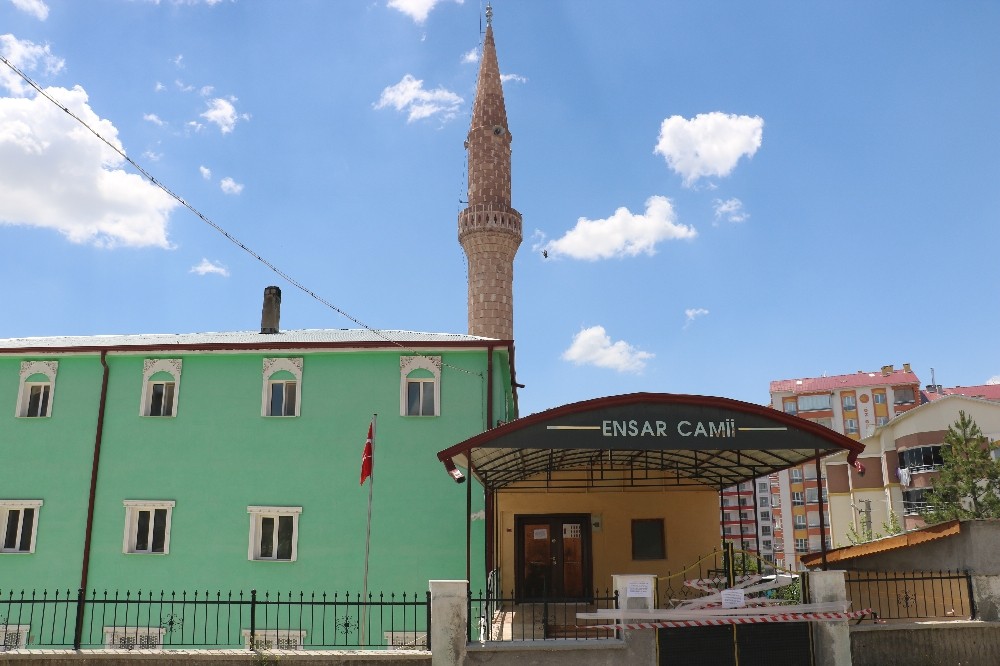 Sivas İl Müftülüğü 120 camiyi haşerelere karşı ilaçlayacak 