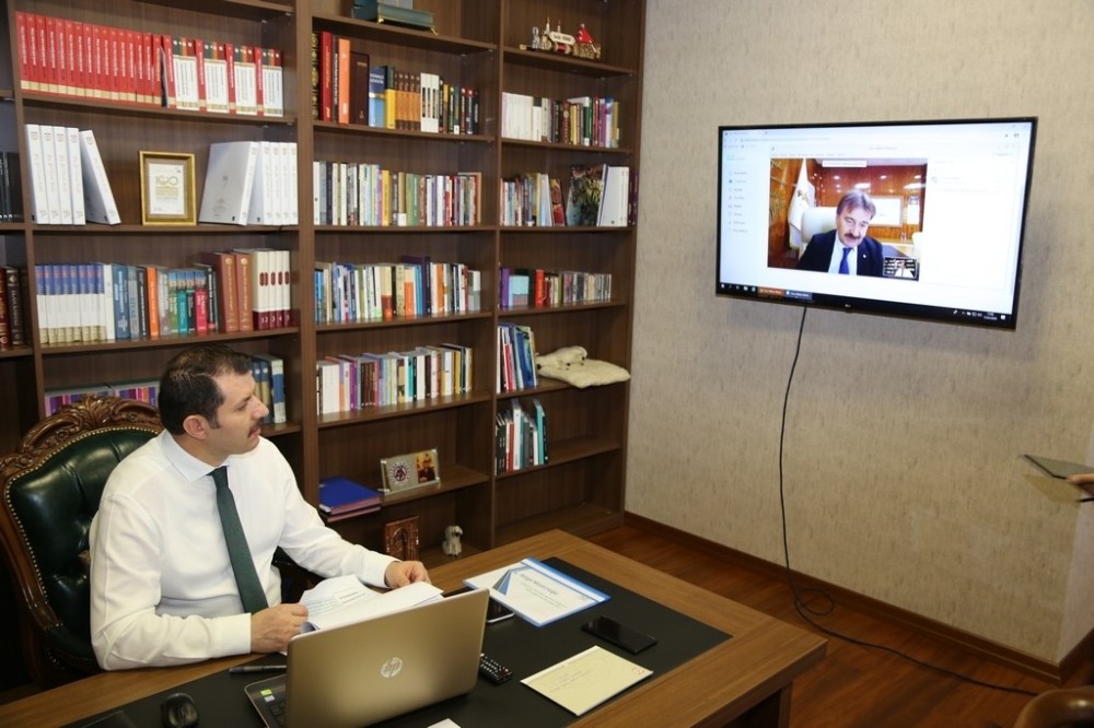Sivas Valisinden eldiven talimatı 