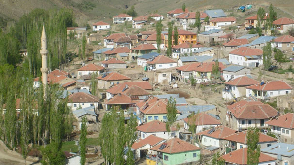 Sivas Valisi'nden köyüne dönmek isteyene arsa!