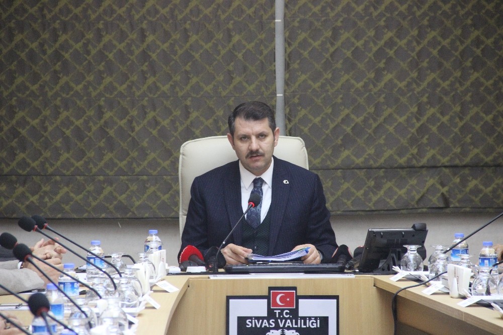 Sivas’a inmesi beklenen Umre yolcularını taşıyan uçak Isparta’ya yönlendirildi 