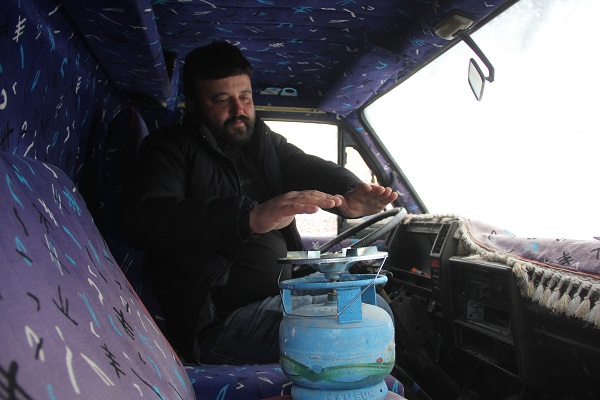 Sivas'ın soğuğuna dayanamadı! Bulduğu çözüm hayrete düşürdü