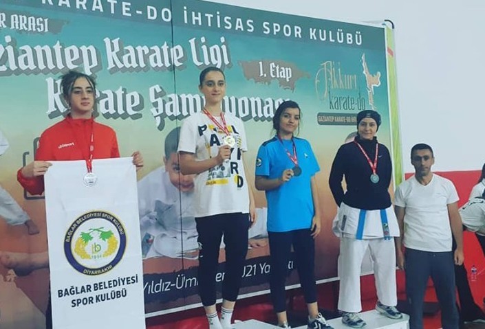 Sivaslı karateciler Gaziantep’ten dereceyle döndü 