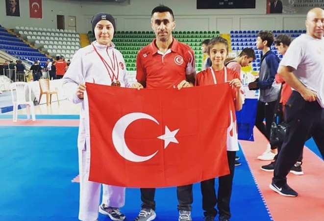 Sivaslı karateciler Rize’den dereceyle döndü 