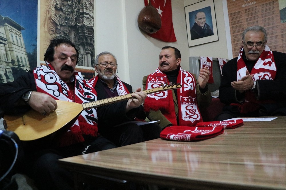 Sivaslılar TFF ve MHK’ye tepkisini türkülerle dile getirdi 