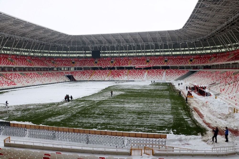 Sivasspor - Antalyaspor maçının oynanmasına karar verildi 