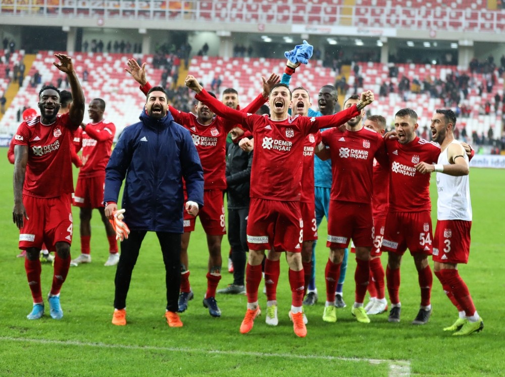 Sivasspor, Avrupa devleriyle yarışıyor 