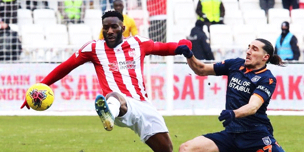 Sivasspor, Başakşehir maçı için İstanbul'a geldi