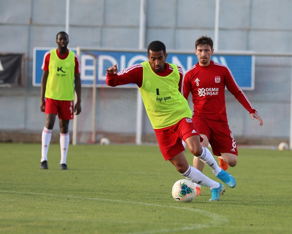 Sivasspor çift kale maç yaptı 