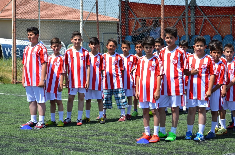 Sivasspor futbolcu seçmesi yapacak 