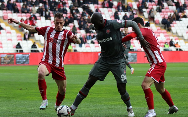 Sivasspor-Karagümrük açı kaç kaç bitti? Türkiye Kupası kim tur atladı?