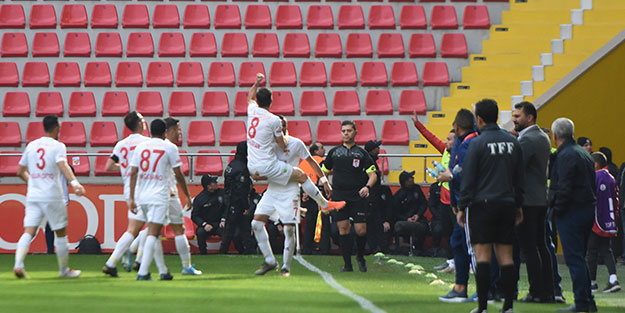Sivasspor, Kayseri'de kazandı! Liderliği devraldı