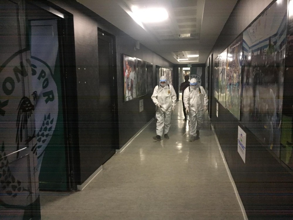 Sivasspor maçı öncesi stadyumun dezenfeksiyonu yapıldı 