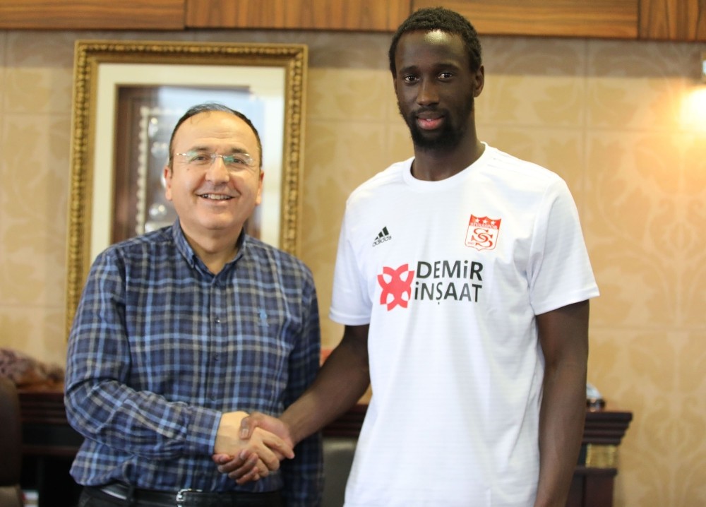 Sivasspor, Samba Camara’yı kadrosuna kattı 
