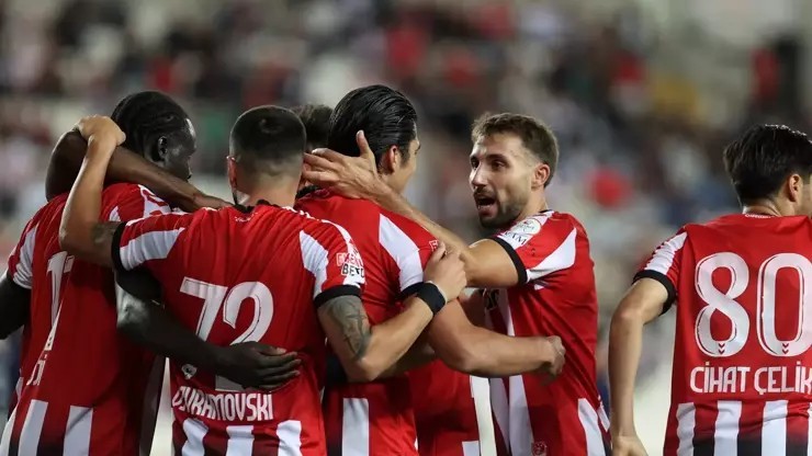 Sivasspor şeytanın bacağını kırdı! 8 maç sonra galibiyet geldi