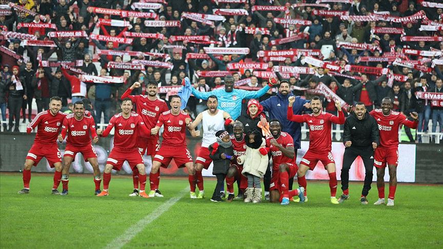 Sivasspor sezonun ilk yarısını lider kapattı
