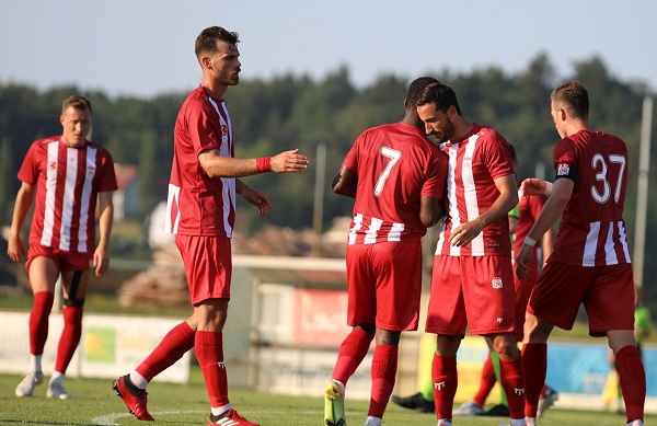 Sivasspor-Sharjah maçı kaç kaç bitti?