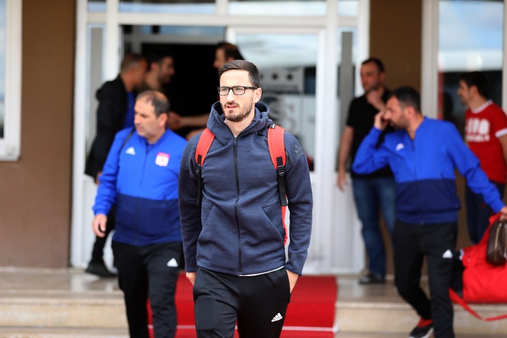 Sivasspor Sivas’tan Ayrıldı 