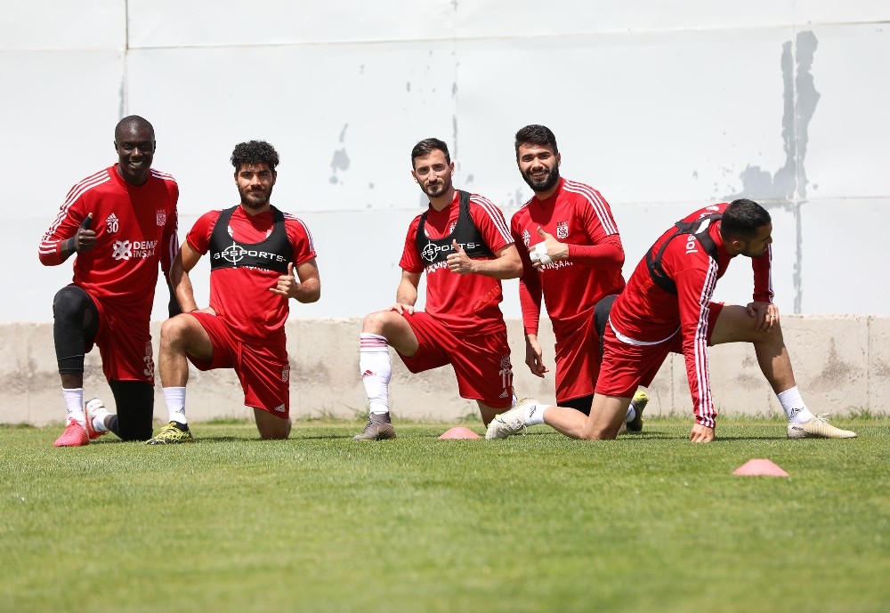 Sivasspor’da Denizlispor mesaisi devam ediyor 