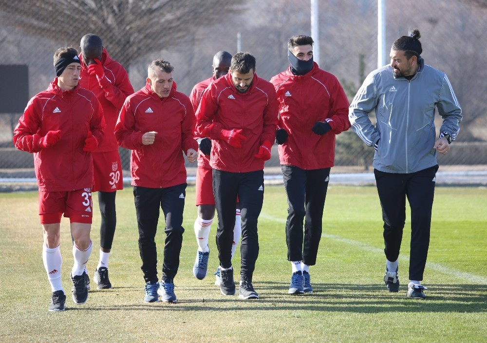 Sivasspor’da eksikler Çalımbay’ı düşündürüyor 
