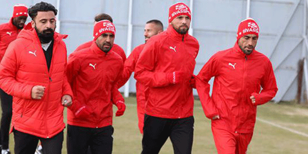 Karabağ maçı öncesi büyük şok! 9 isim olmayacak