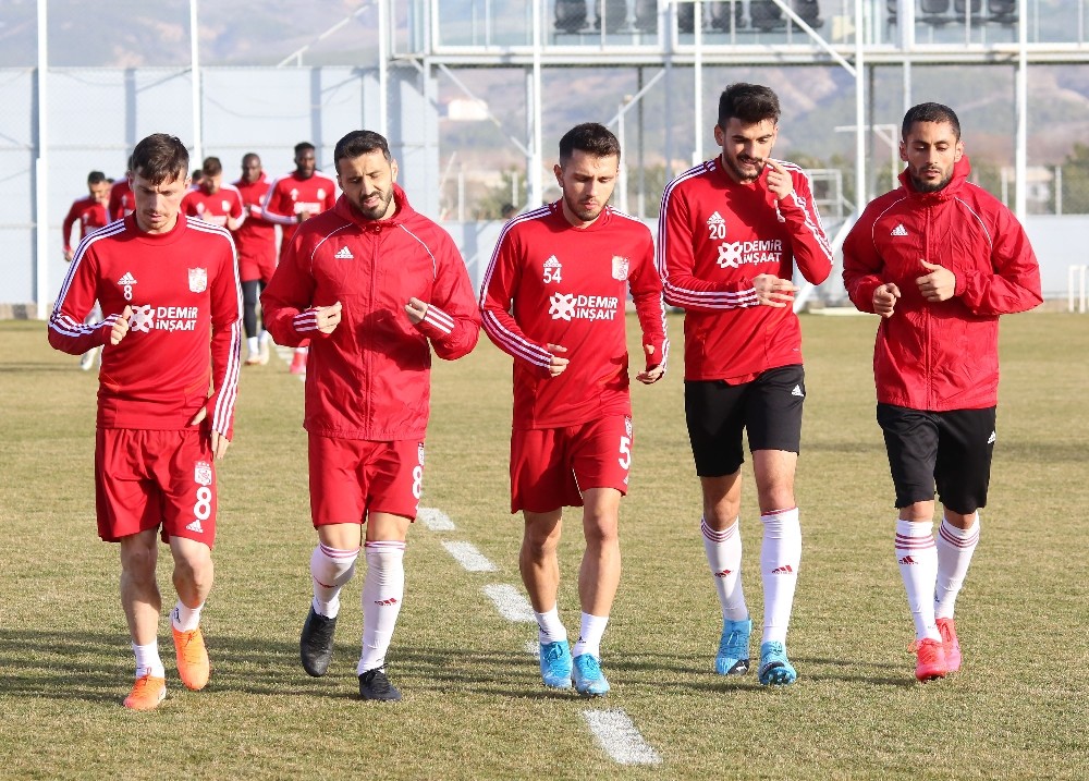 Sivasspor’da korona virüs izni 