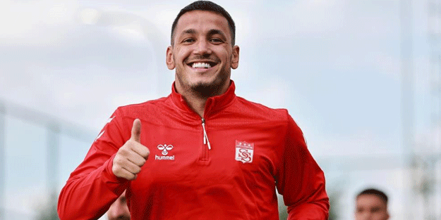 Sivasspor’da Rey Manaj kamptan ayrıldı