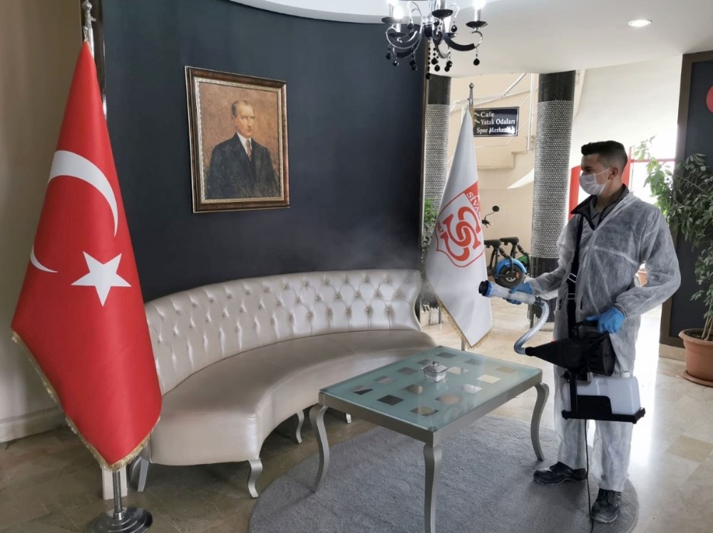Sivasspor’da tesisler dezenfekte edildi 