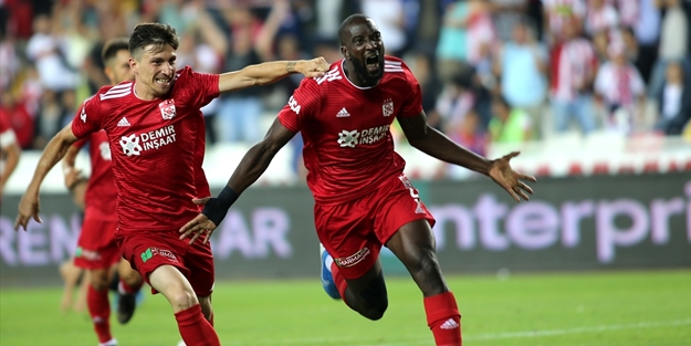 Sivasspor'dan Beşiktaş'a gol yağmuru!