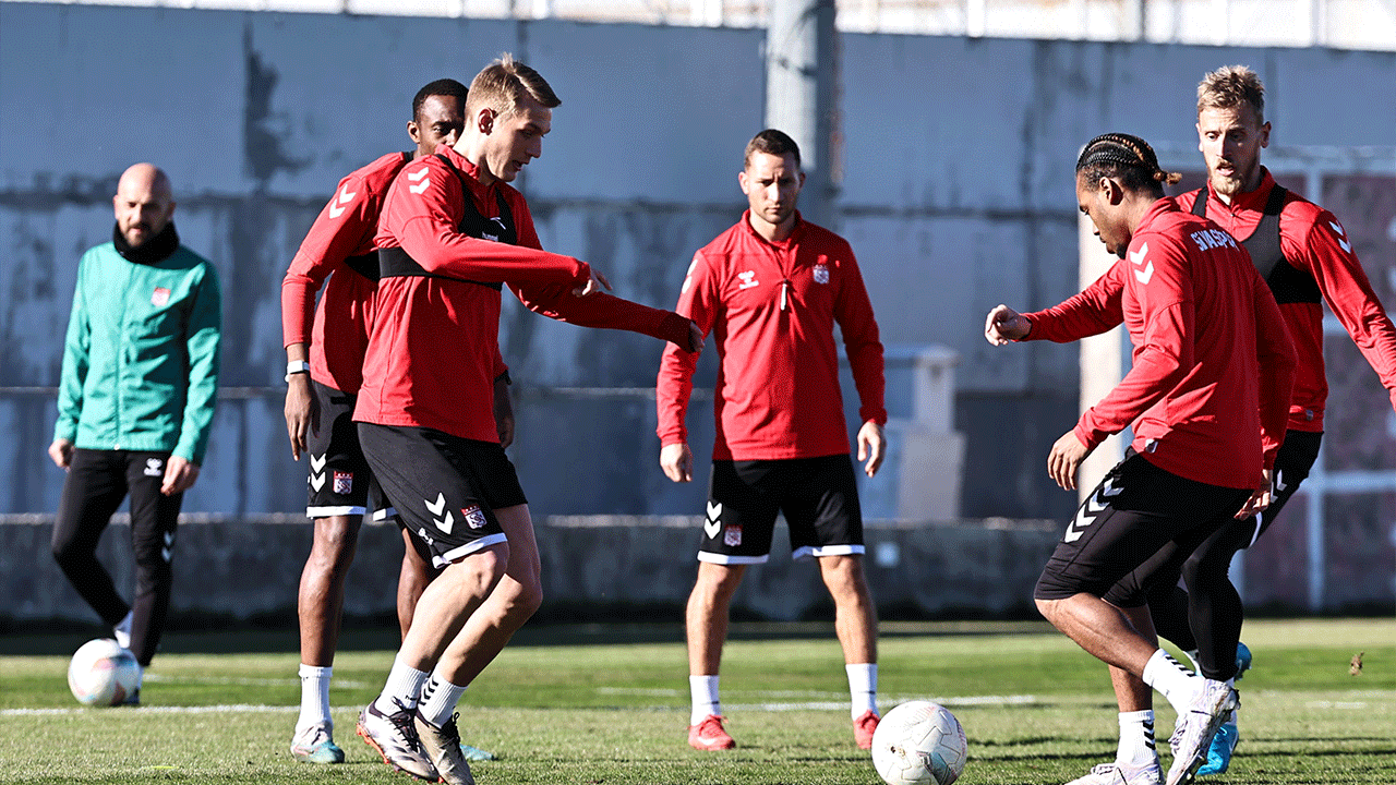Sivasspor'dan Göztepe maçı öncesi taktik provası!