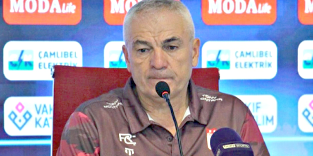 Sivassporlu futbolcudan, taraftarlara skandal hareket!