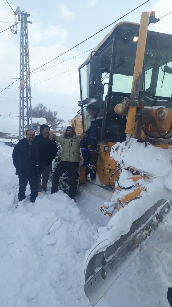 Sivas’ta 385 köy yolu araç ulaşımına kapandı 
