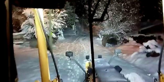 Sivas'ta bazı köy yolları ulaşıma kapandı