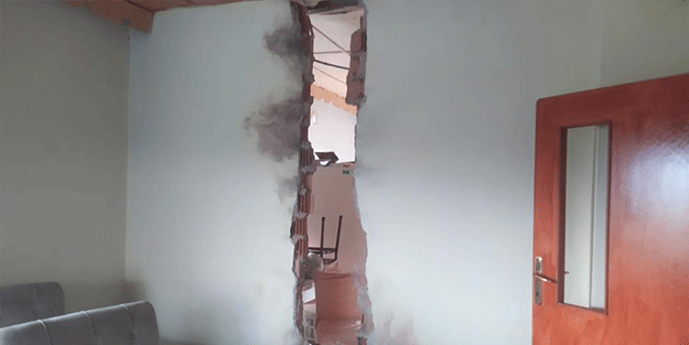 Sivas'ta eve yıldırım isabet etti