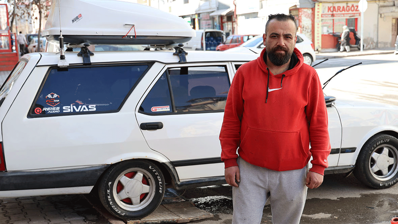 Sivas'ta faciadan dönüldü! Seyir halindeki Tofaş'ın aksı koptu!