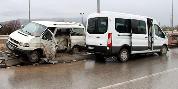 Sivas’ta feci kaza! 4 yaralı