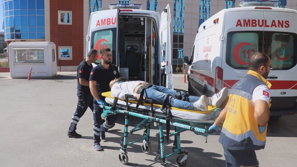 Sivas’ta iki otomobil çarpıştı: 1 yaralı 
