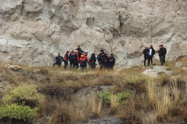 Sivas'ta intihar! 14 yaşındaki kız çocuğu uçurumdan atladı! Kolundaki yazı görenleri şok etti