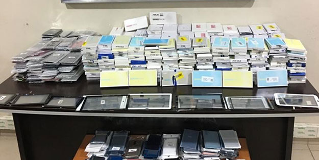 Sivas'ta kaçak telefon aksesuarlarına el konuldu