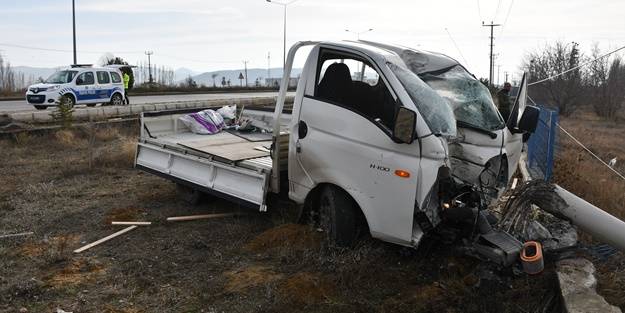 Sivas'ta kamyonet kazası: Yaralılar var