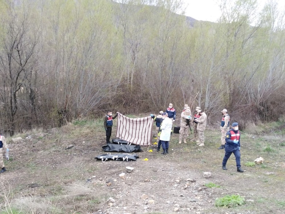 Sivas’ta otomobil dereye uçtu: 4 ölü 
