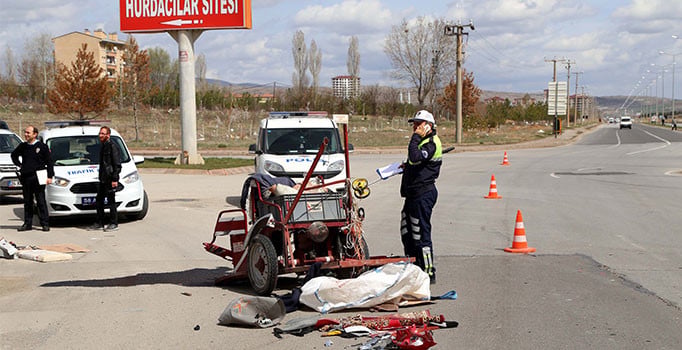 Sivas'ta otomobilin çarptığı engelli motosikleti sürücüsü öldü