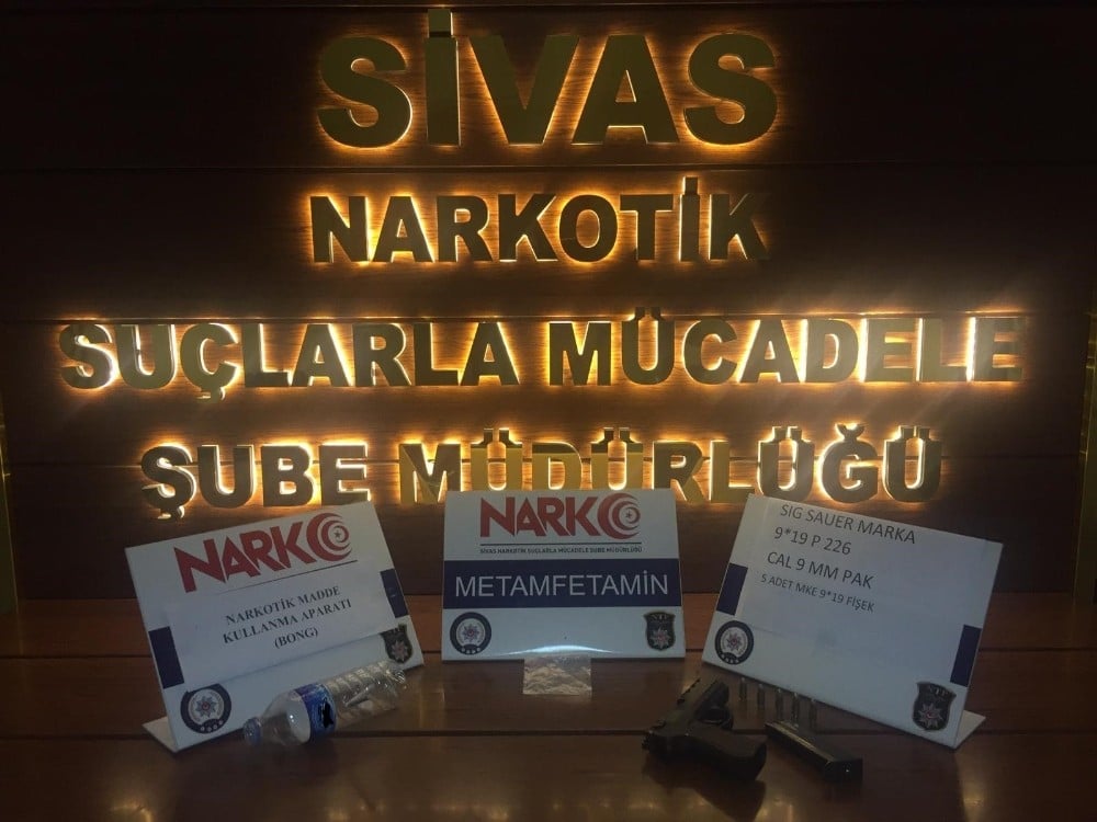 Sivas’ta sokak satıcılarına operasyon 