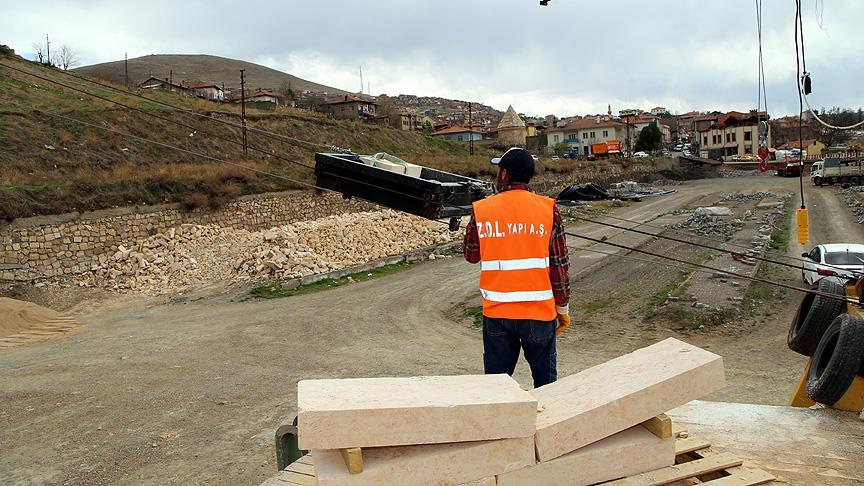 Sivas'ta tarihi kalenin restorasyonu için teleferik kuruldu