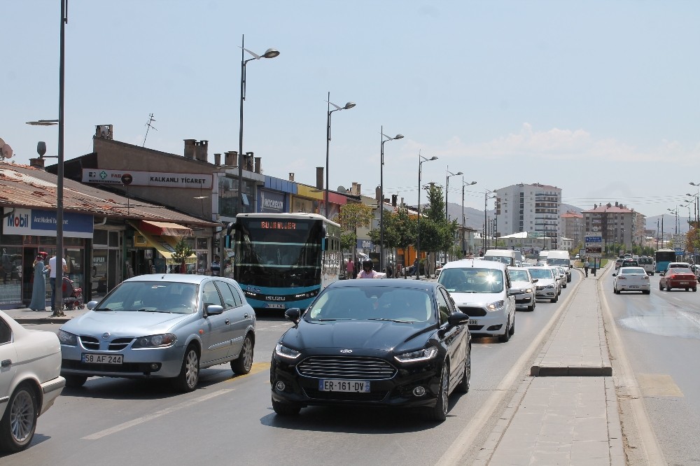 Sivas’ta trafiğe kayıtlı araç sayısı arttı 