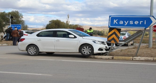 Sivas'ta trafik kazası: 2 kişi yaralandı