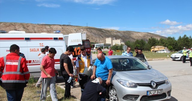 Sivas'ta trafik kazası: 4 kişi yaralı